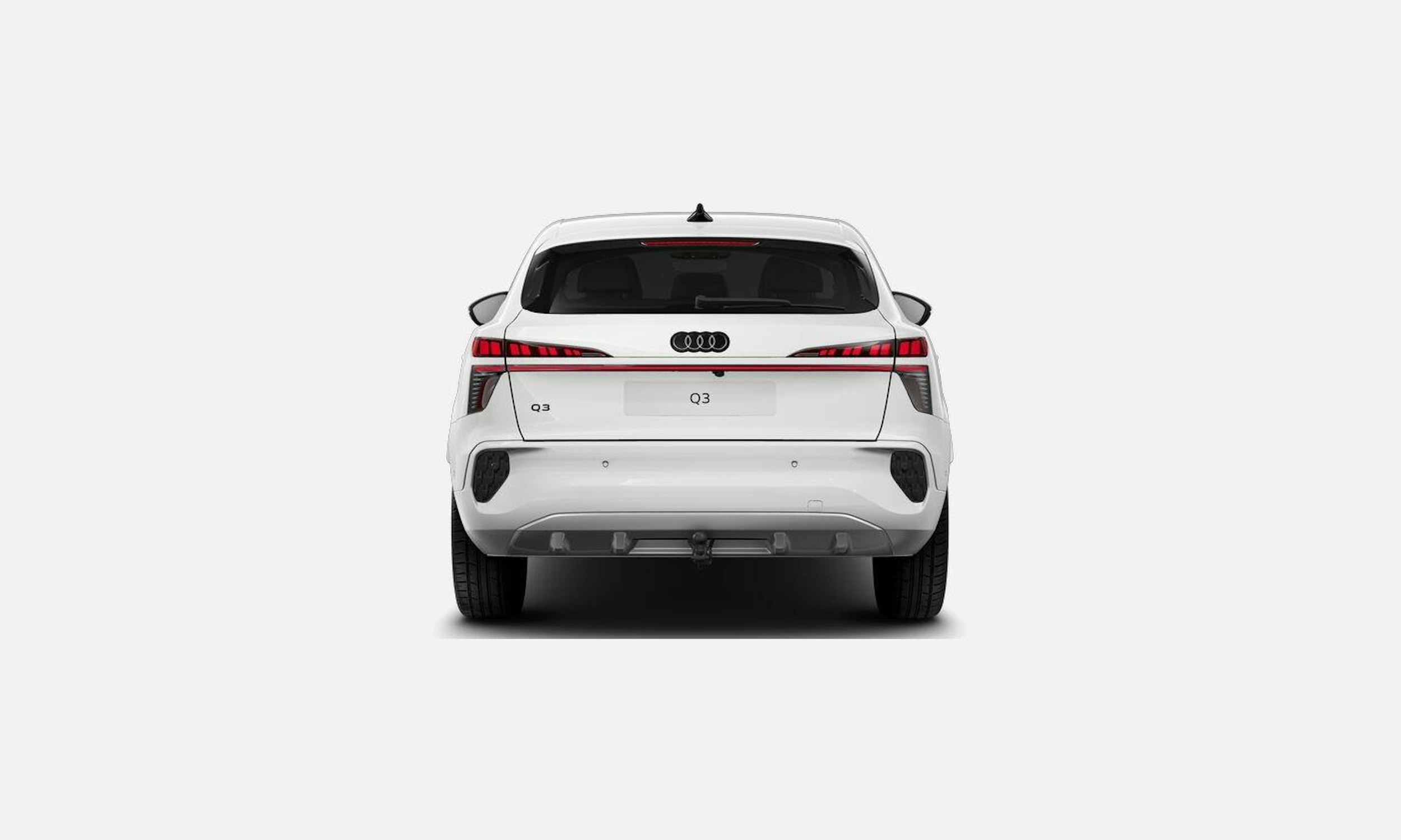 valkoinen Audi Q3 2025 kuva 7.