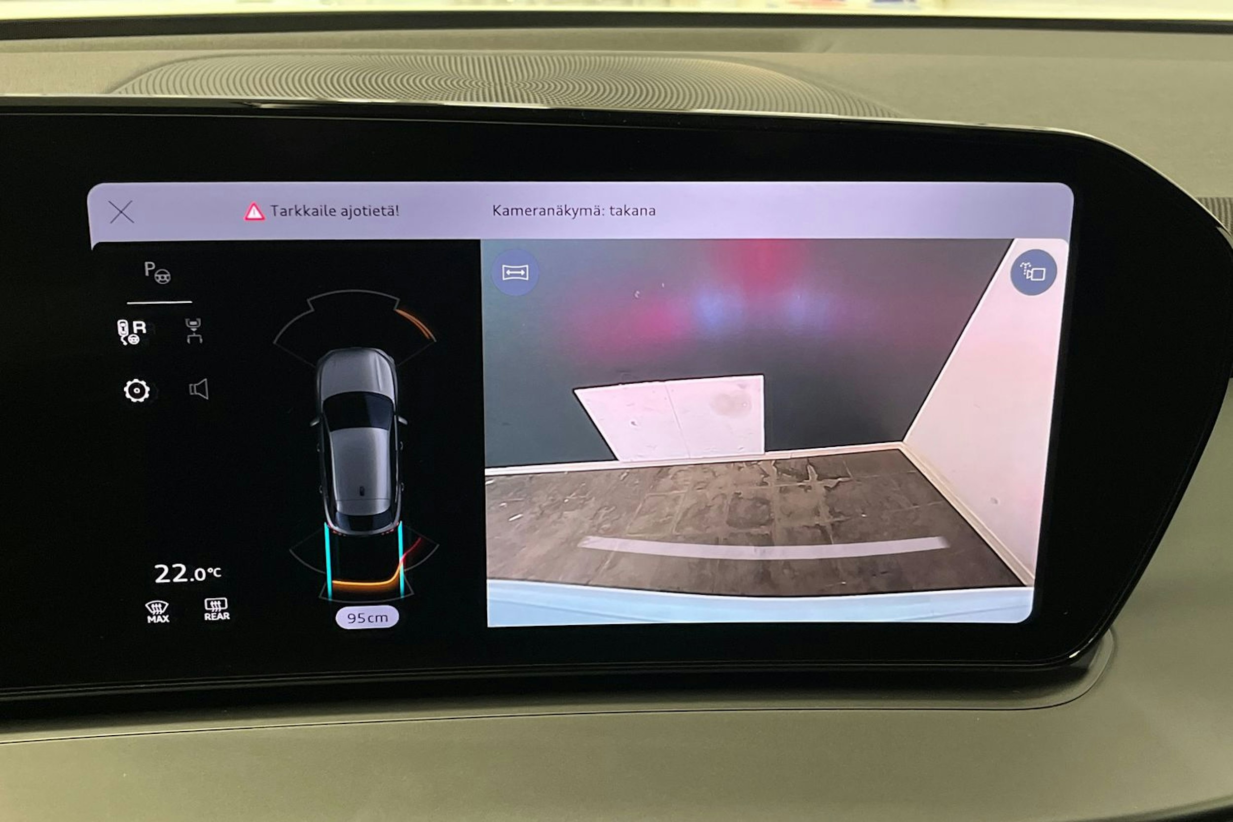 valkoinen Audi Q3 2025 kuva 9.