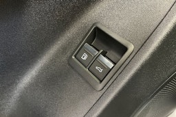 valkoinen Audi Q3 2025 kuva 15.