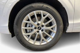 valkoinen Audi Q3 2025 kuva 19.