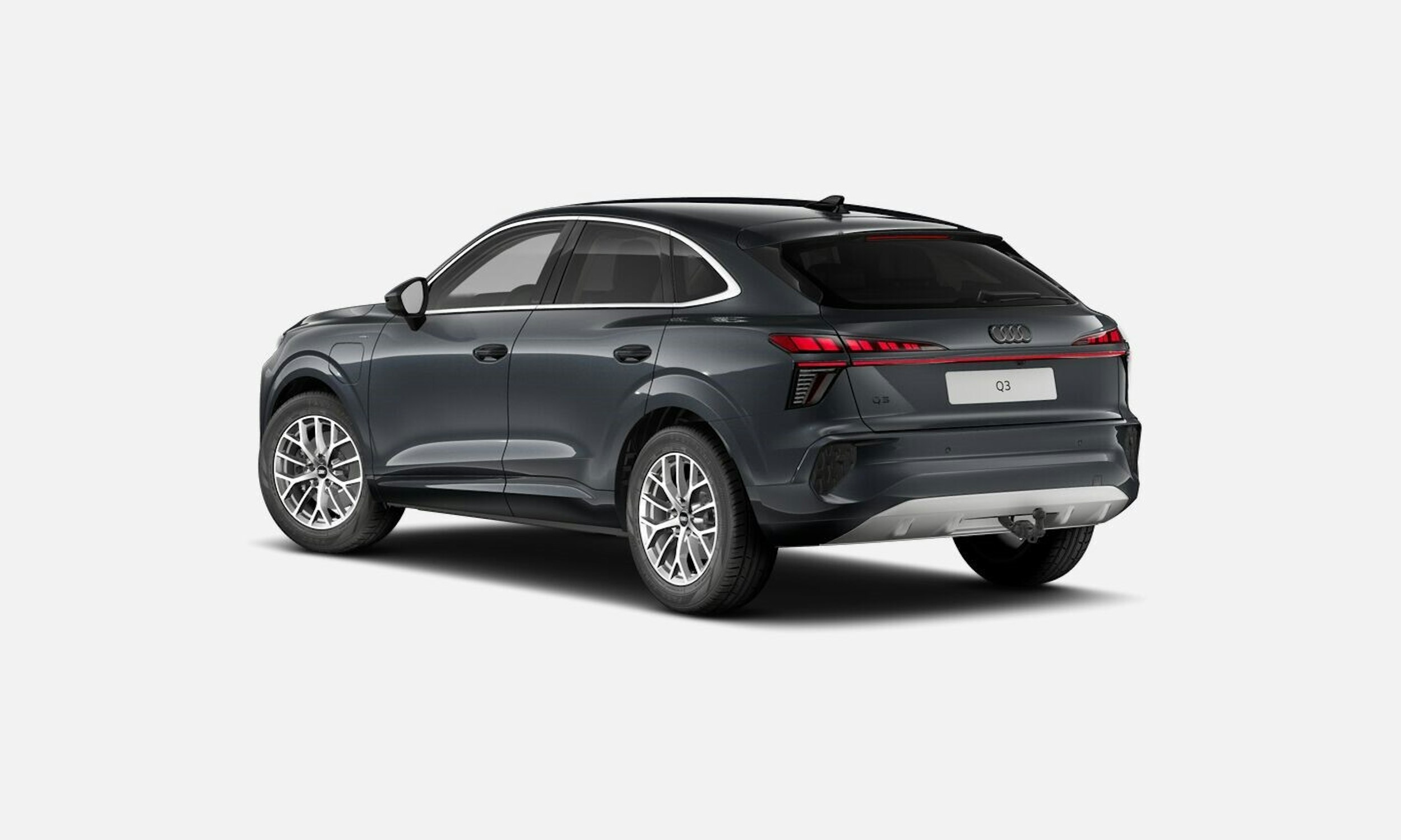 tamborra harmaa Audi Q3 2025 kuva 4.