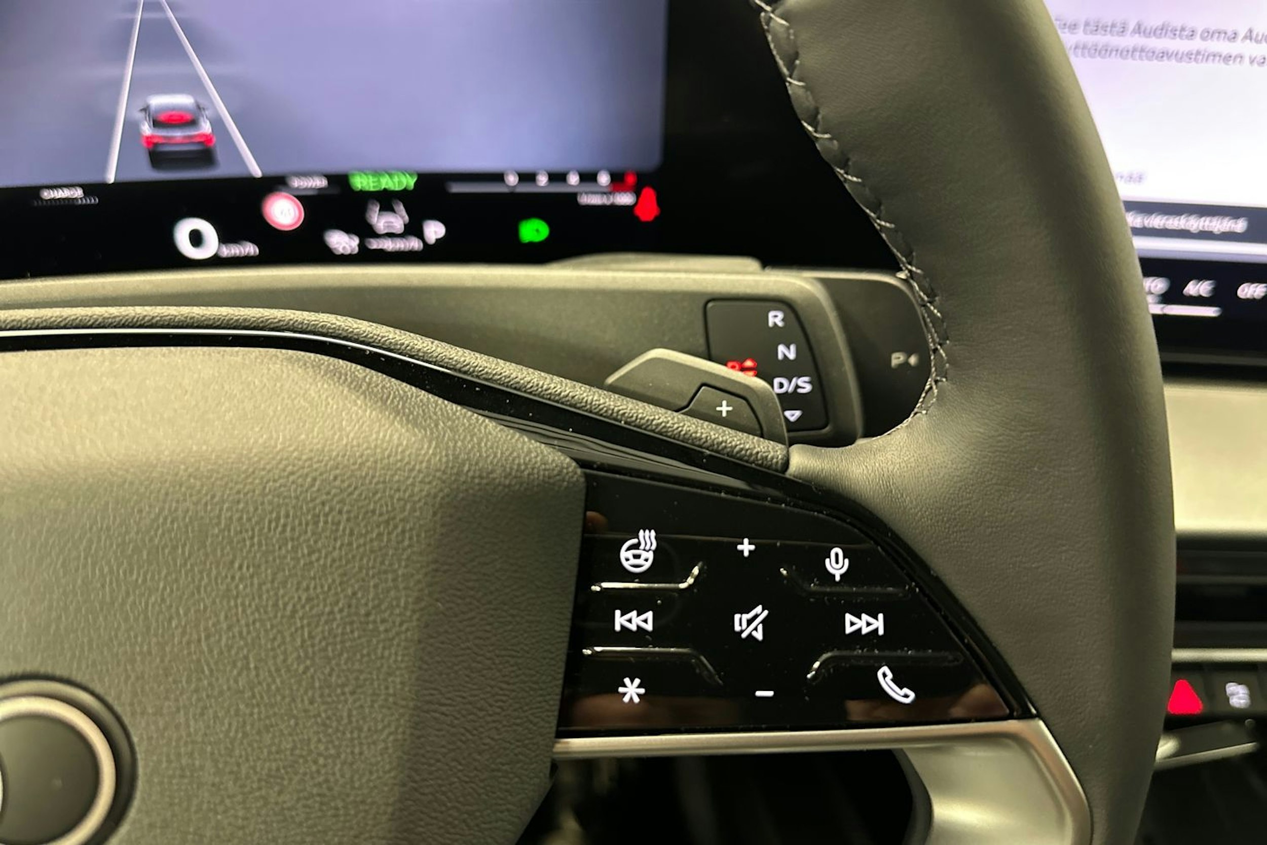 tamborra harmaa Audi Q3 2026 kuva 10.