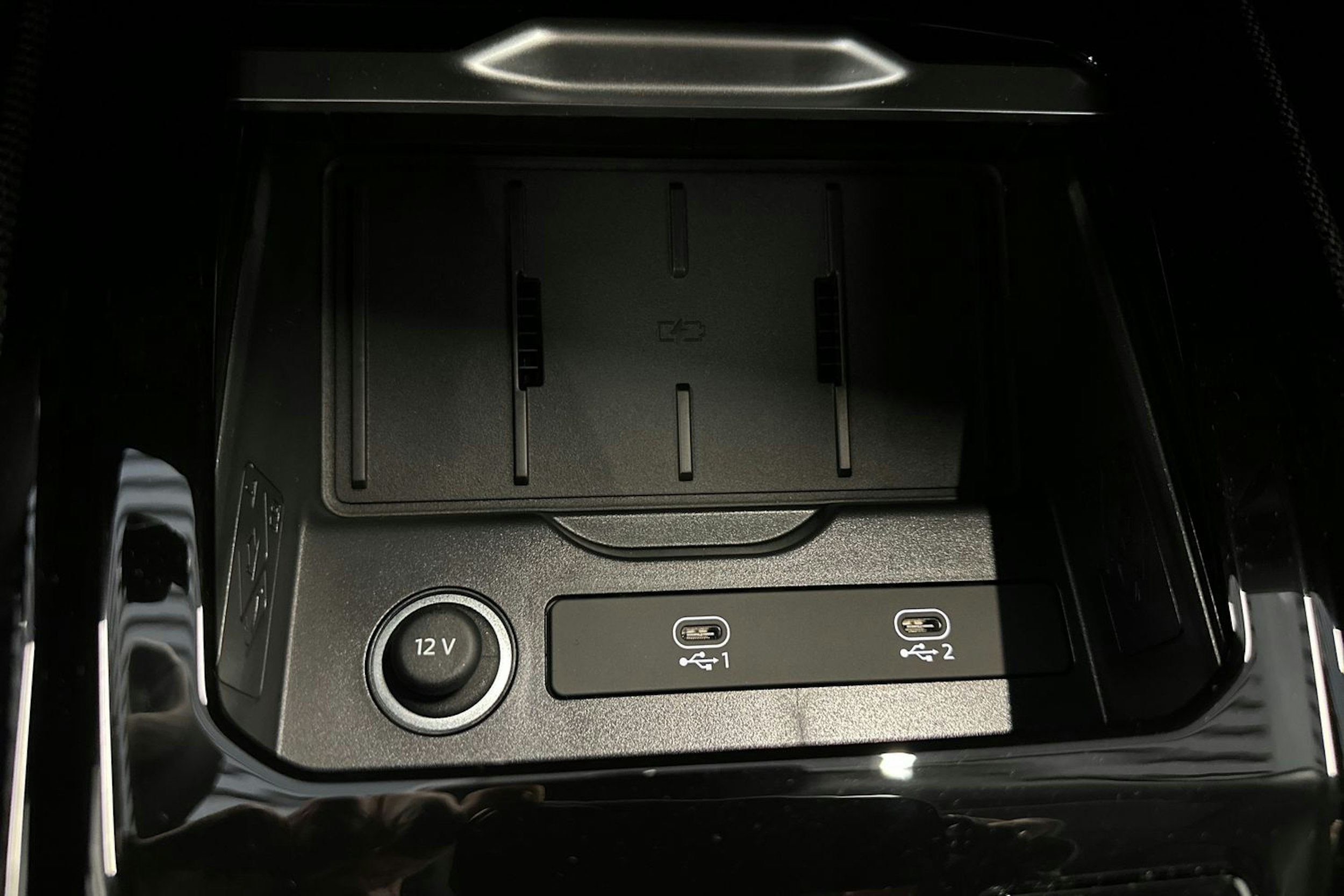 tamborra harmaa Audi Q3 2026 kuva 17.