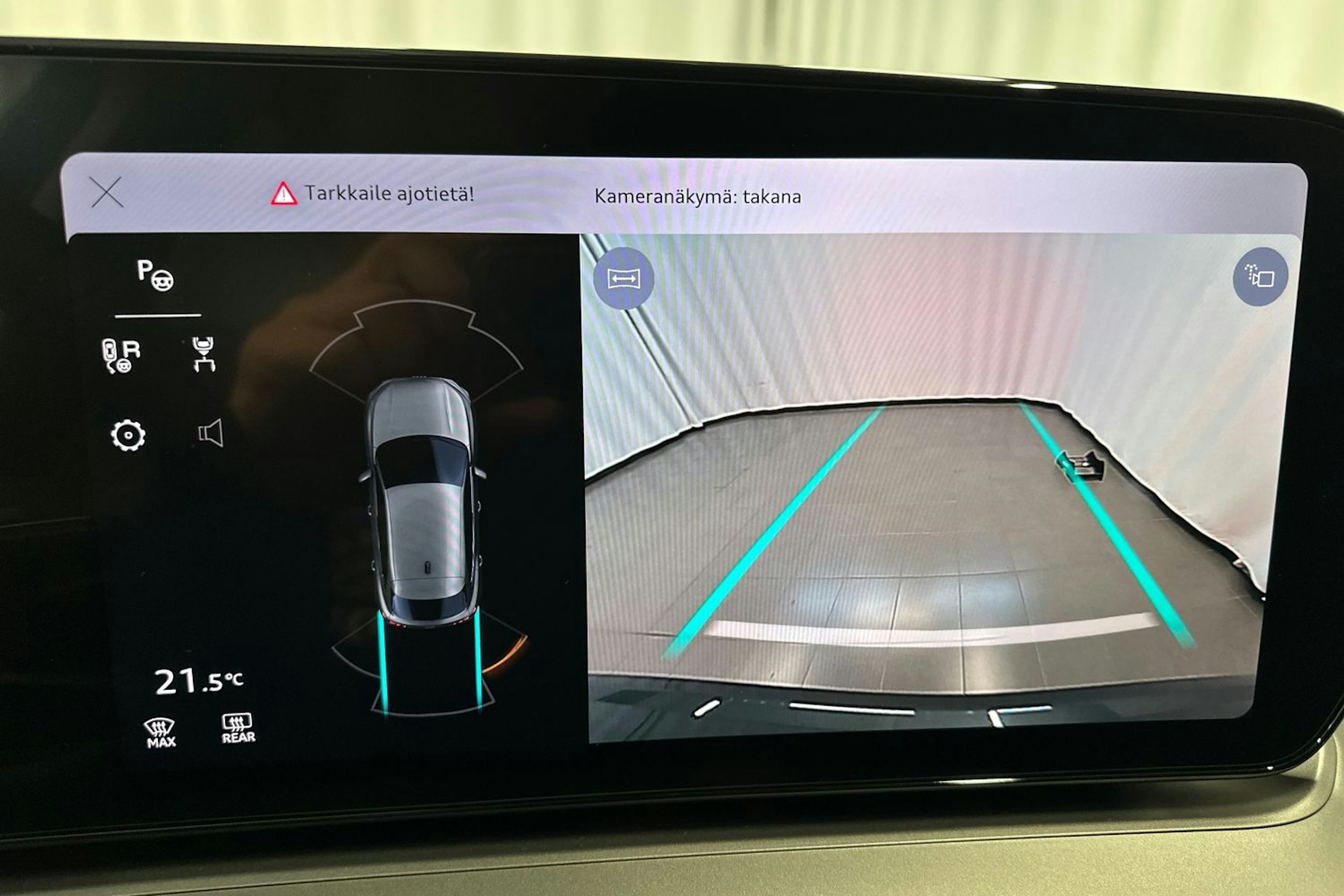 tamborra harmaa Audi Q3 2026 kuva 19.