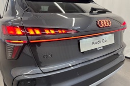 tamborra harmaa Audi Q3 2026 kuva 29.