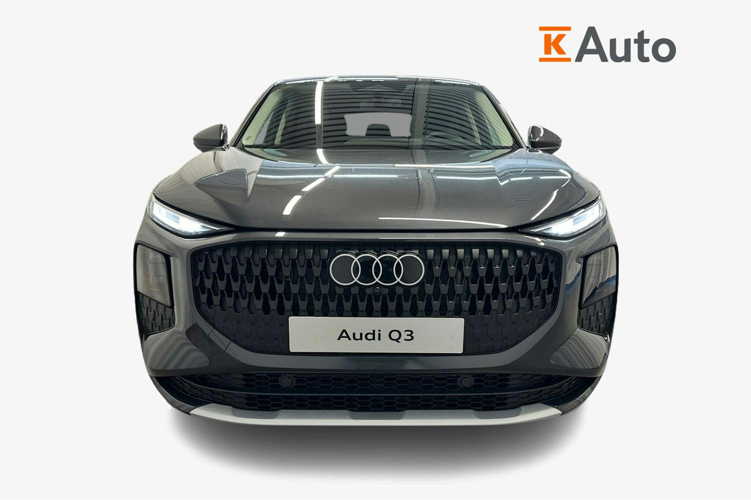 tamborra harmaa Audi Q3 2026 kuva 30.