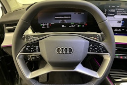 sage vihreä Audi Q3 2025 kuva 8.