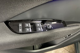 sage vihreä Audi Q3 2025 kuva 13.