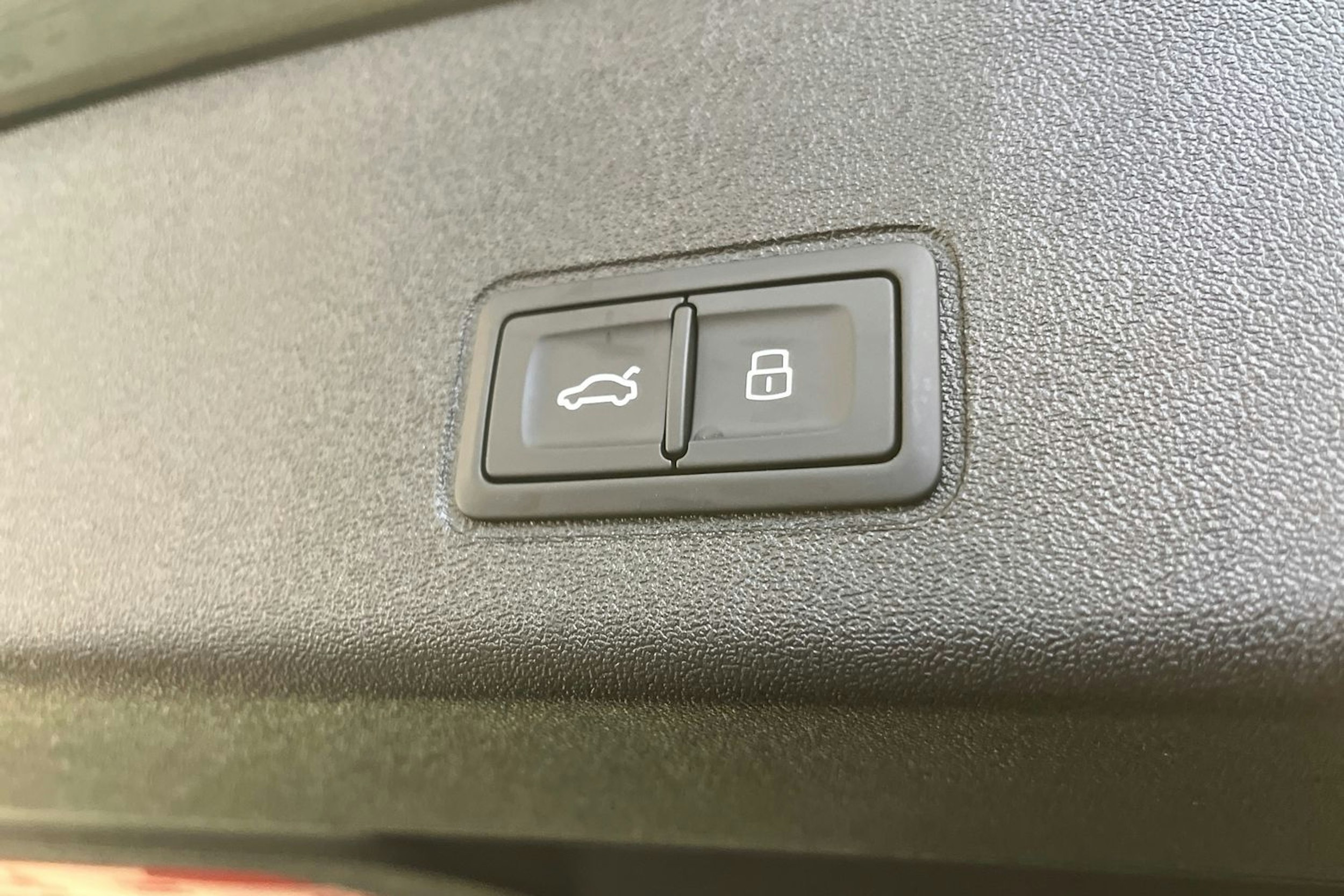 sage vihreä Audi Q3 2025 kuva 14.