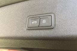 sage vihreä Audi Q3 2025 kuva 14.