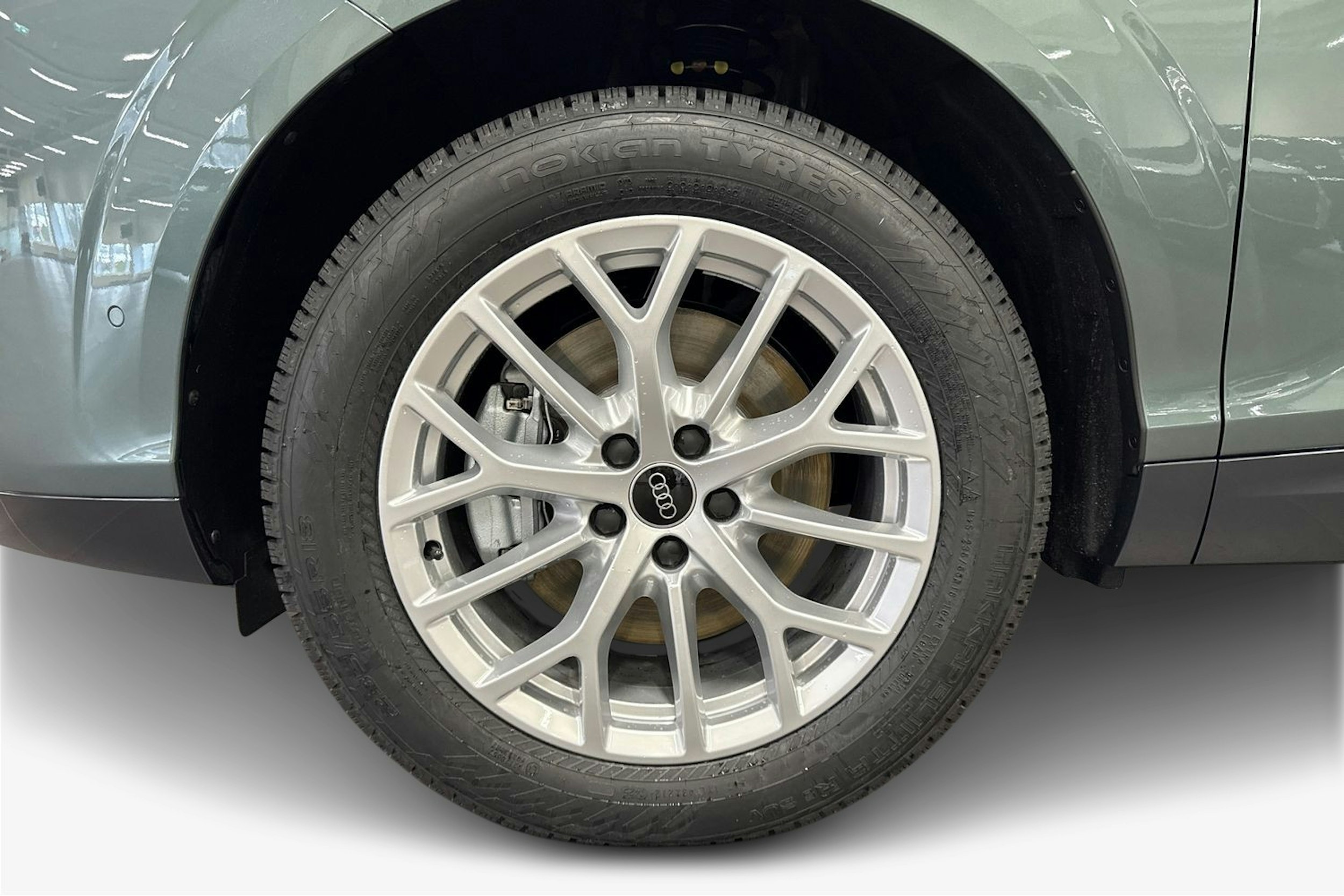 met. vihreä Audi Q3 2025 kuva 9.