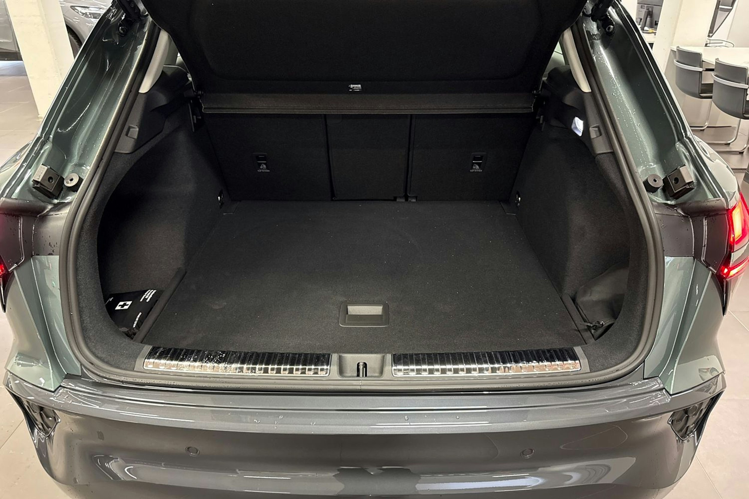 met. vihreä Audi Q3 2025 kuva 11.