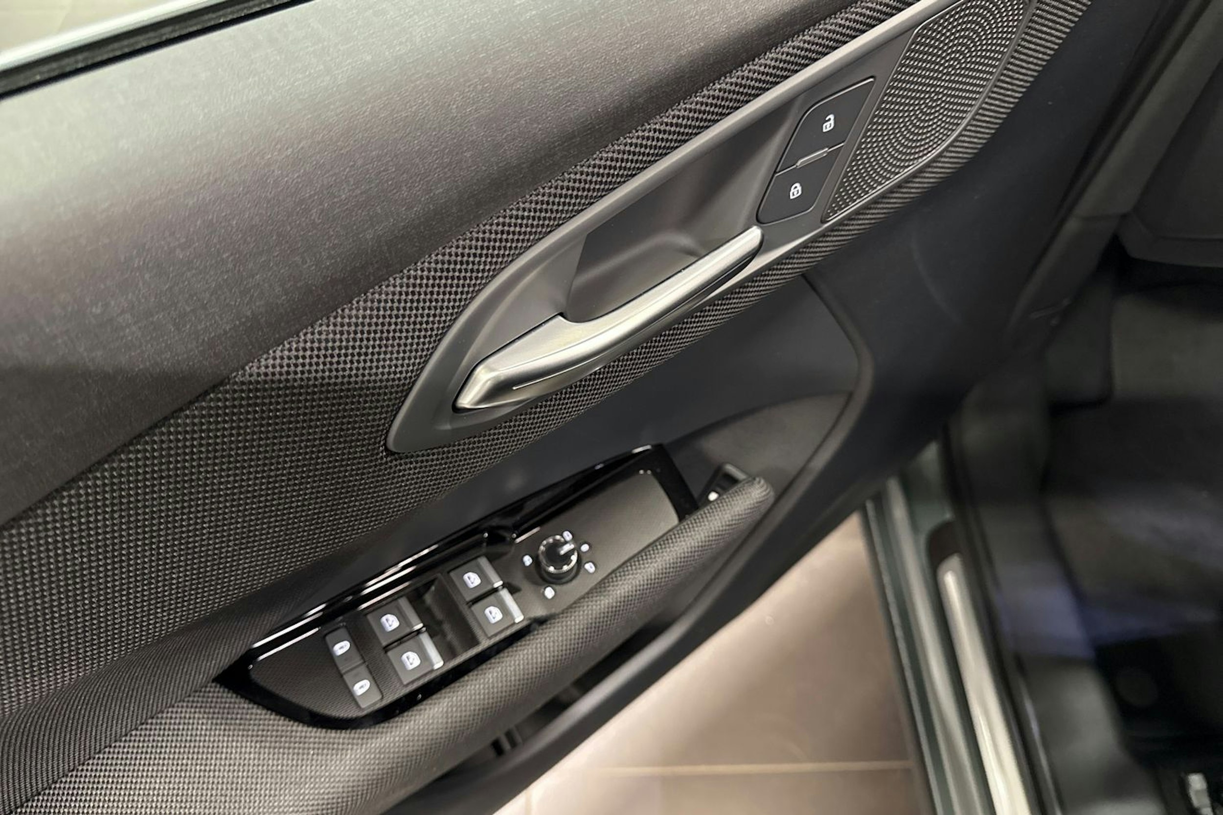 met. vihreä Audi Q3 2025 kuva 13.