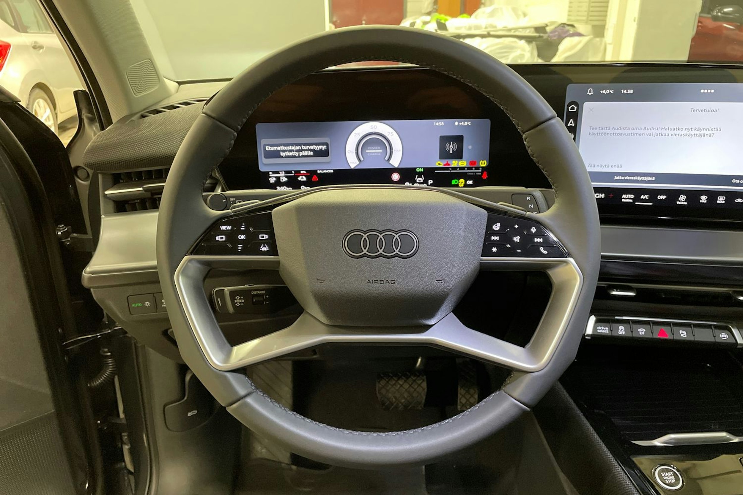 harmaa Audi Q3 2025 kuva 11.