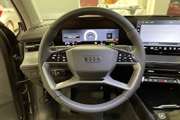 harmaa Audi Q3 2025 kuva 11.