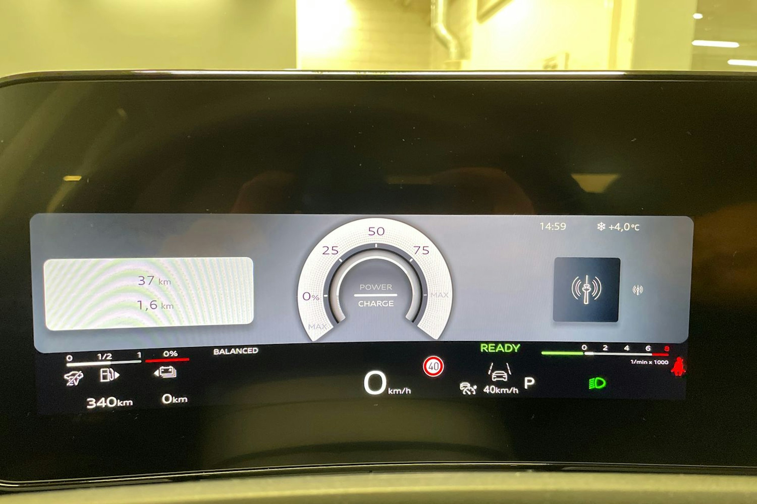 harmaa Audi Q3 2025 kuva 12.