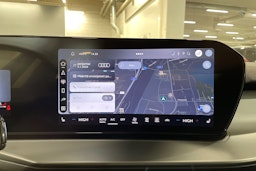 harmaa Audi Q3 2025 kuva 13.