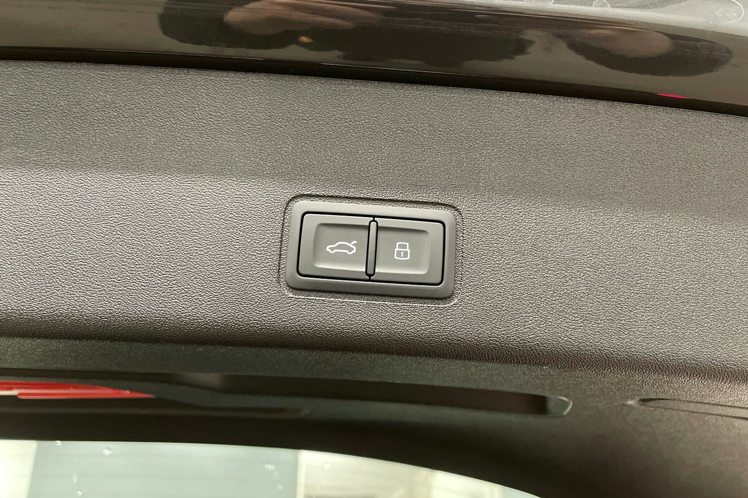 harmaa Audi Q3 2025 kuva 18.