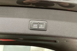 harmaa Audi Q3 2025 kuva 18.