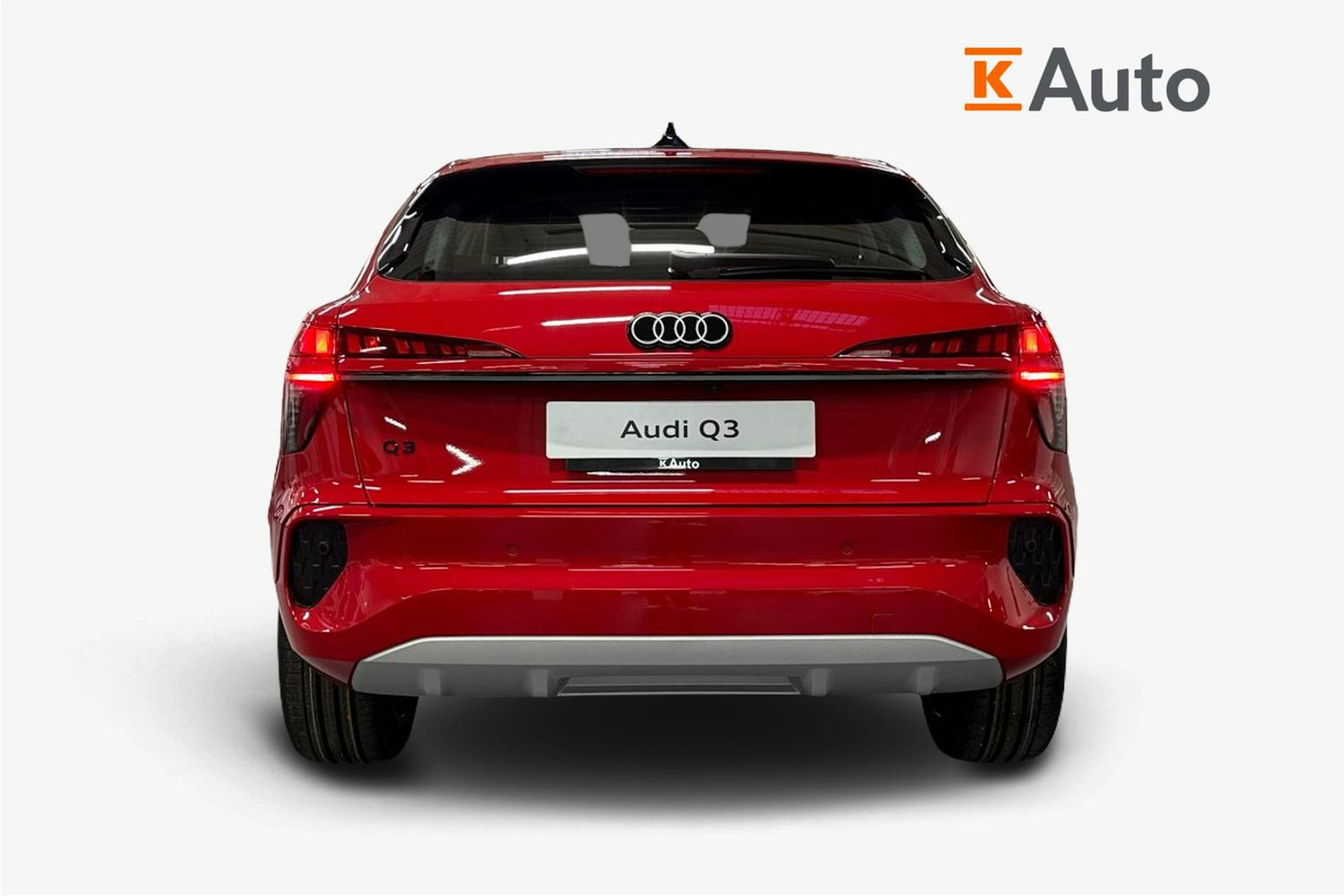 met. punainen Audi Q3 2025 kuva 3.
