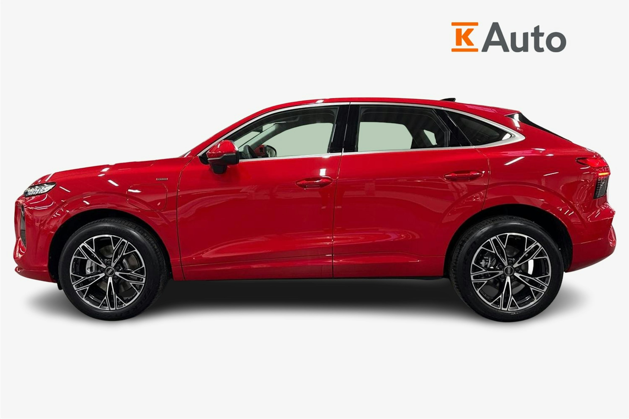 met. punainen Audi Q3 2025 kuva 5.