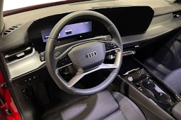 met. punainen Audi Q3 2025 kuva 6.