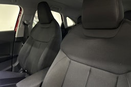 met. punainen Audi Q3 2025 kuva 13.