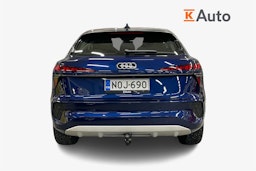 sininen Audi Q3 2025 kuva 3.