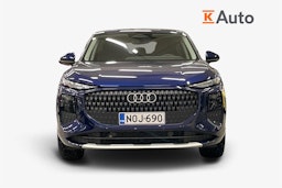 sininen Audi Q3 2025 kuva 4.