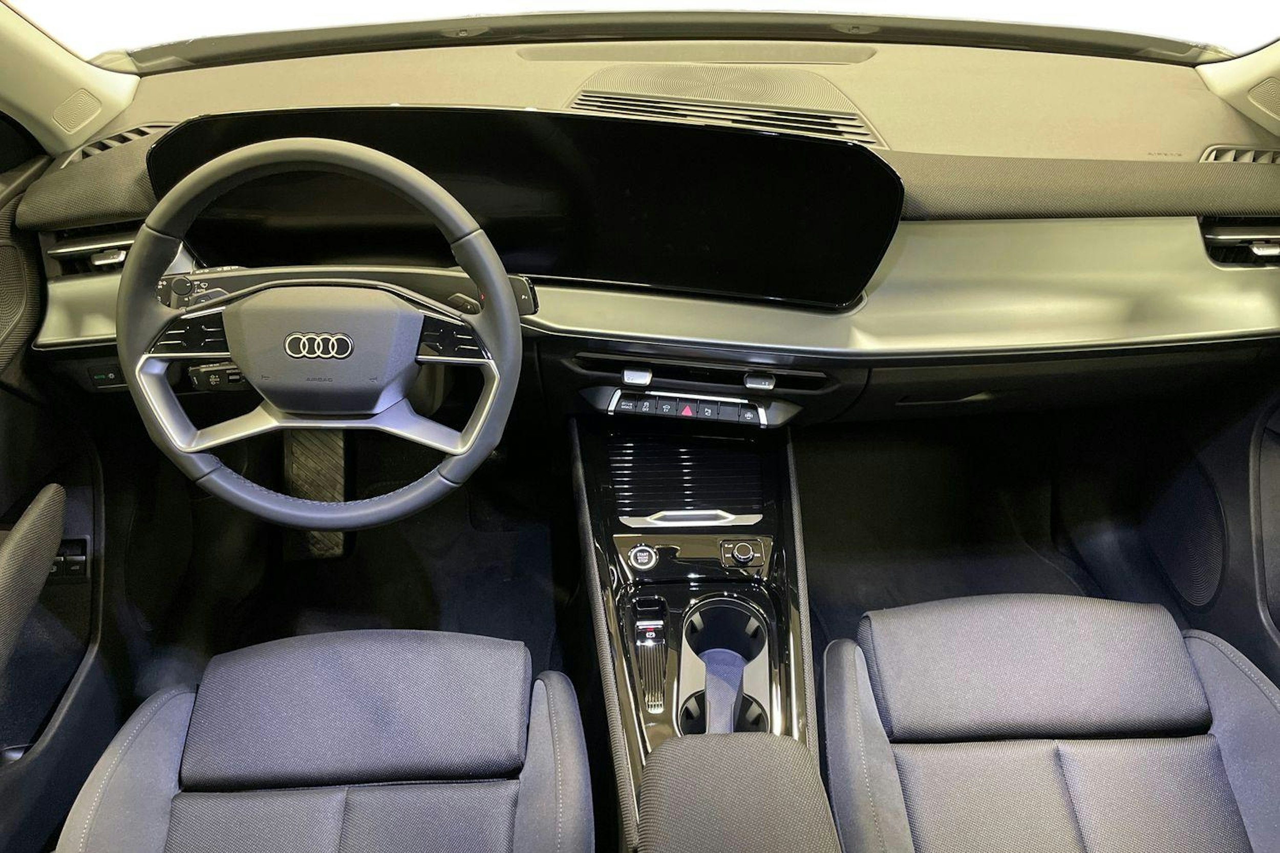 sininen Audi Q3 2025 kuva 7.