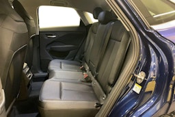 sininen Audi Q3 2025 kuva 8.