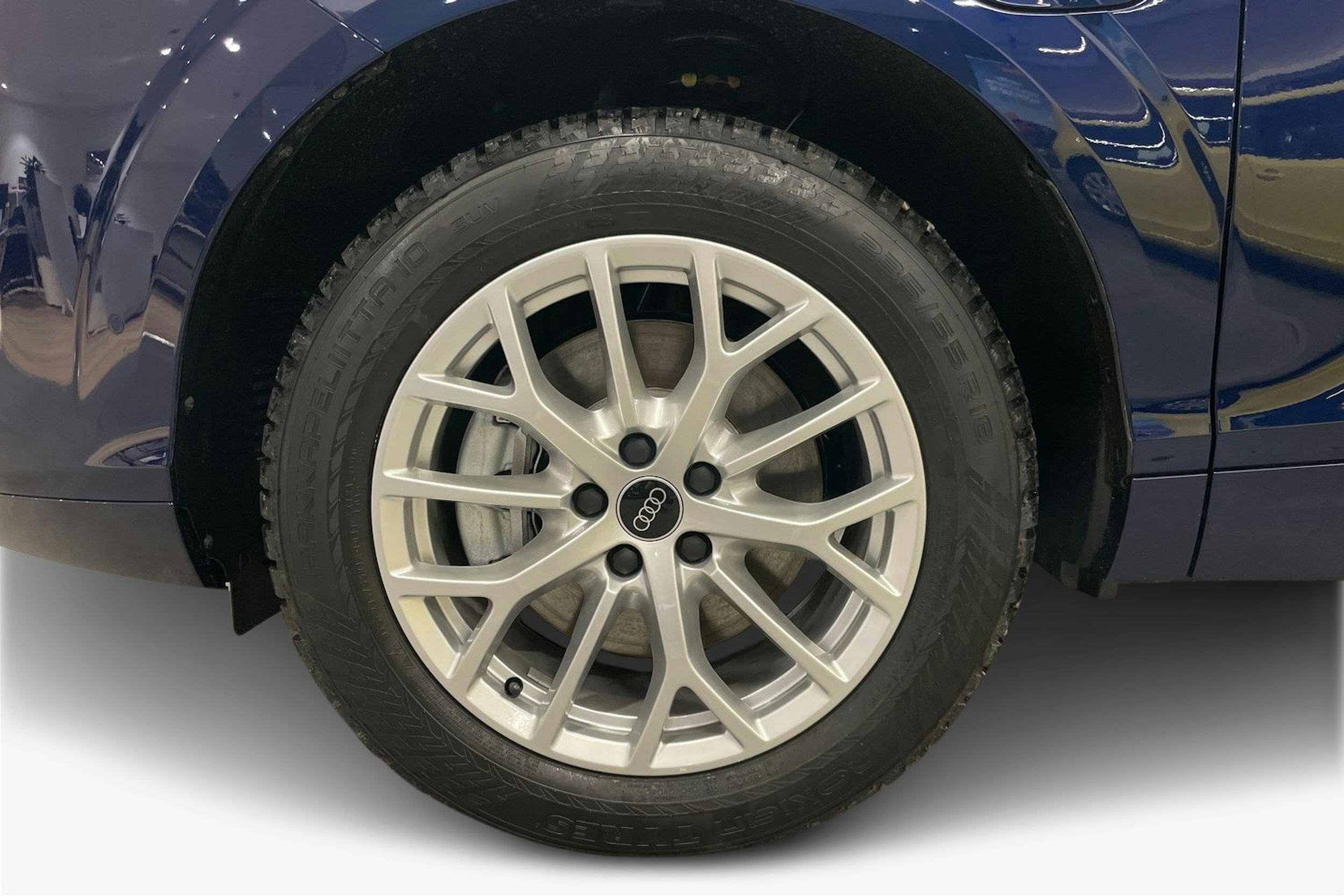 sininen Audi Q3 2025 kuva 9.