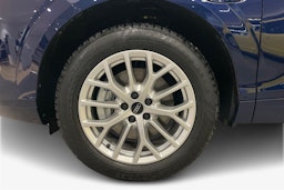 sininen Audi Q3 2025 kuva 9.