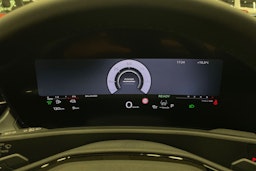 sininen Audi Q3 2025 kuva 11.