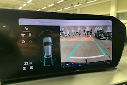 sininen Audi Q3 2025 kuva 16.