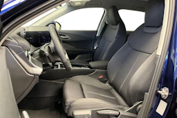 navarra sininen Audi Q3 2026 kuva 7.