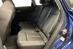 navarra sininen Audi Q3 2026 kuva 8.