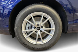 navarra sininen Audi Q3 2026 kuva 9.