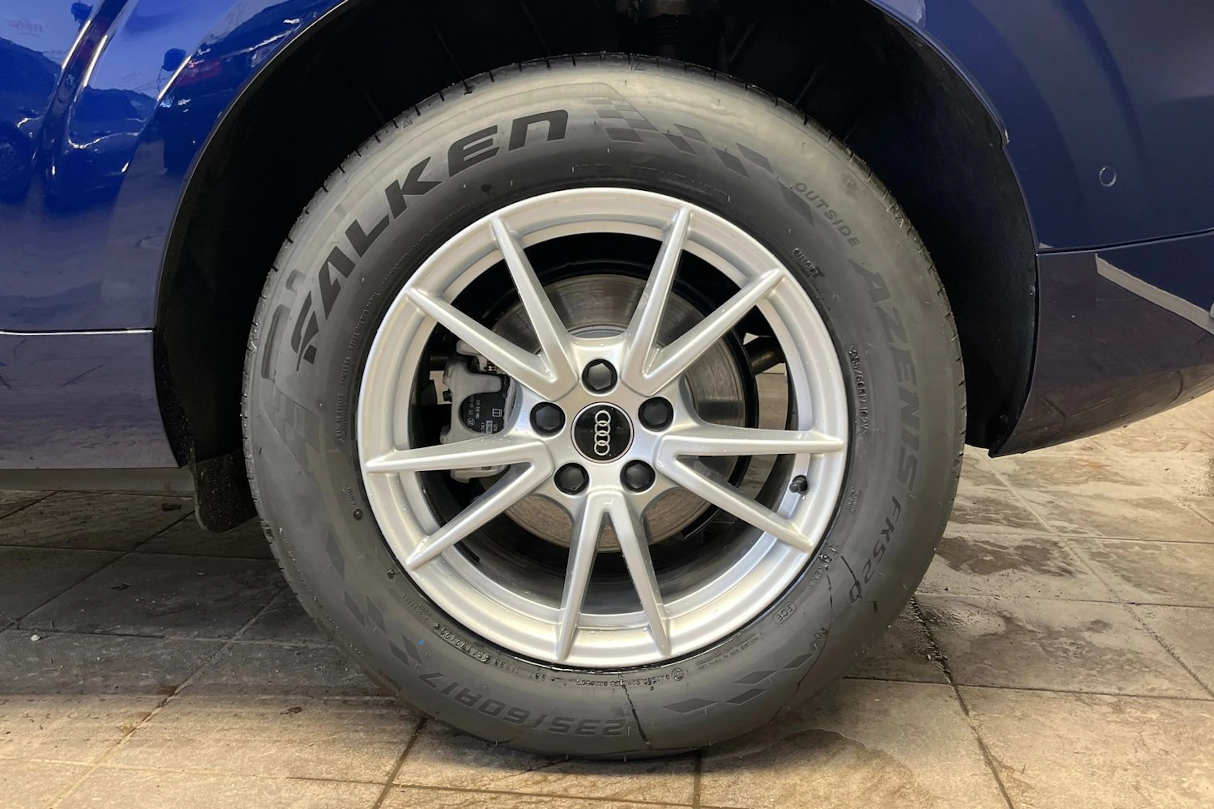 navarra sininen Audi Q3 2026 kuva 10.