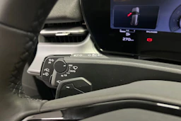 navarra sininen Audi Q3 2026 kuva 15.