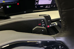 navarra sininen Audi Q3 2026 kuva 17.