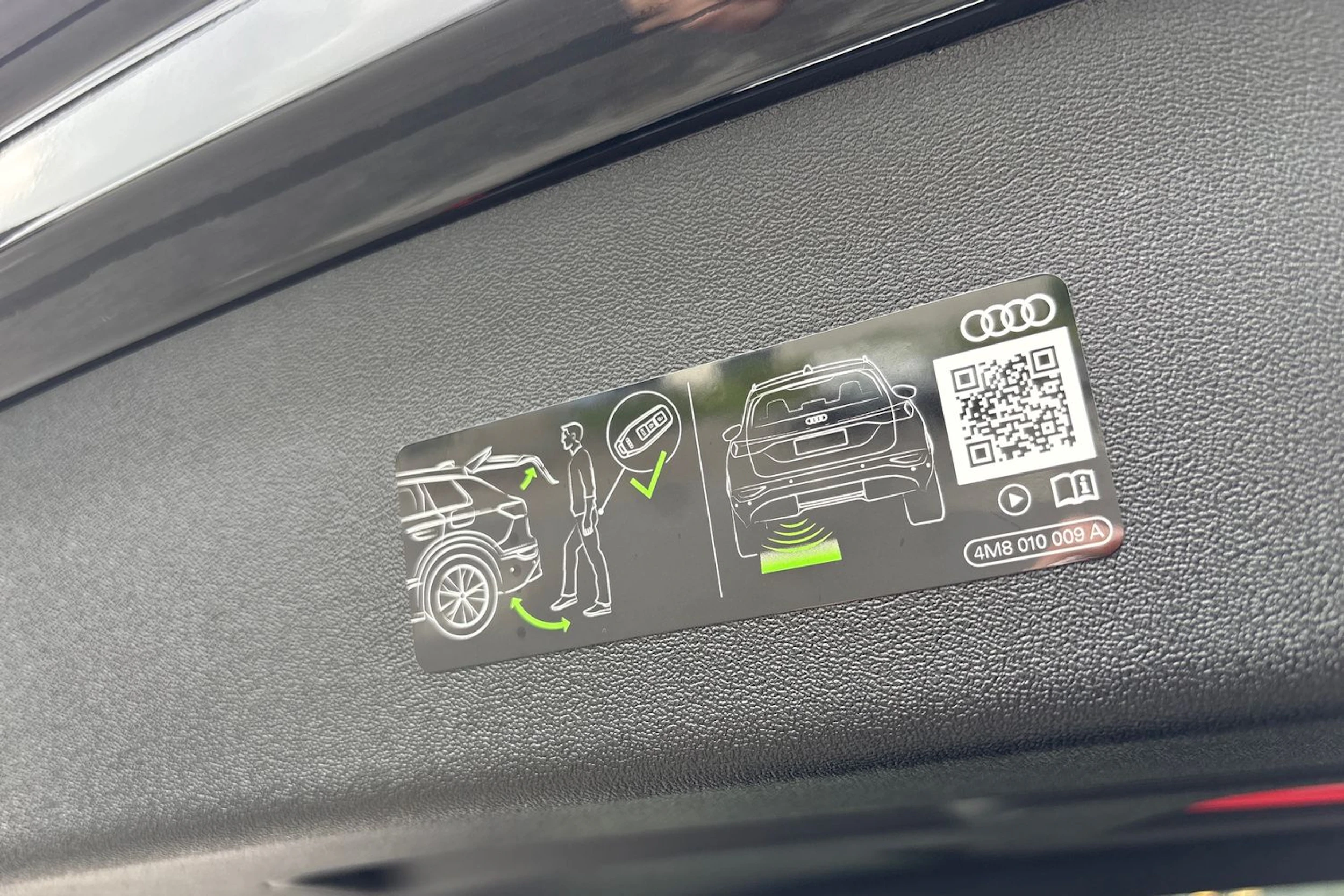 musta Audi Q3 2026 kuva 11.