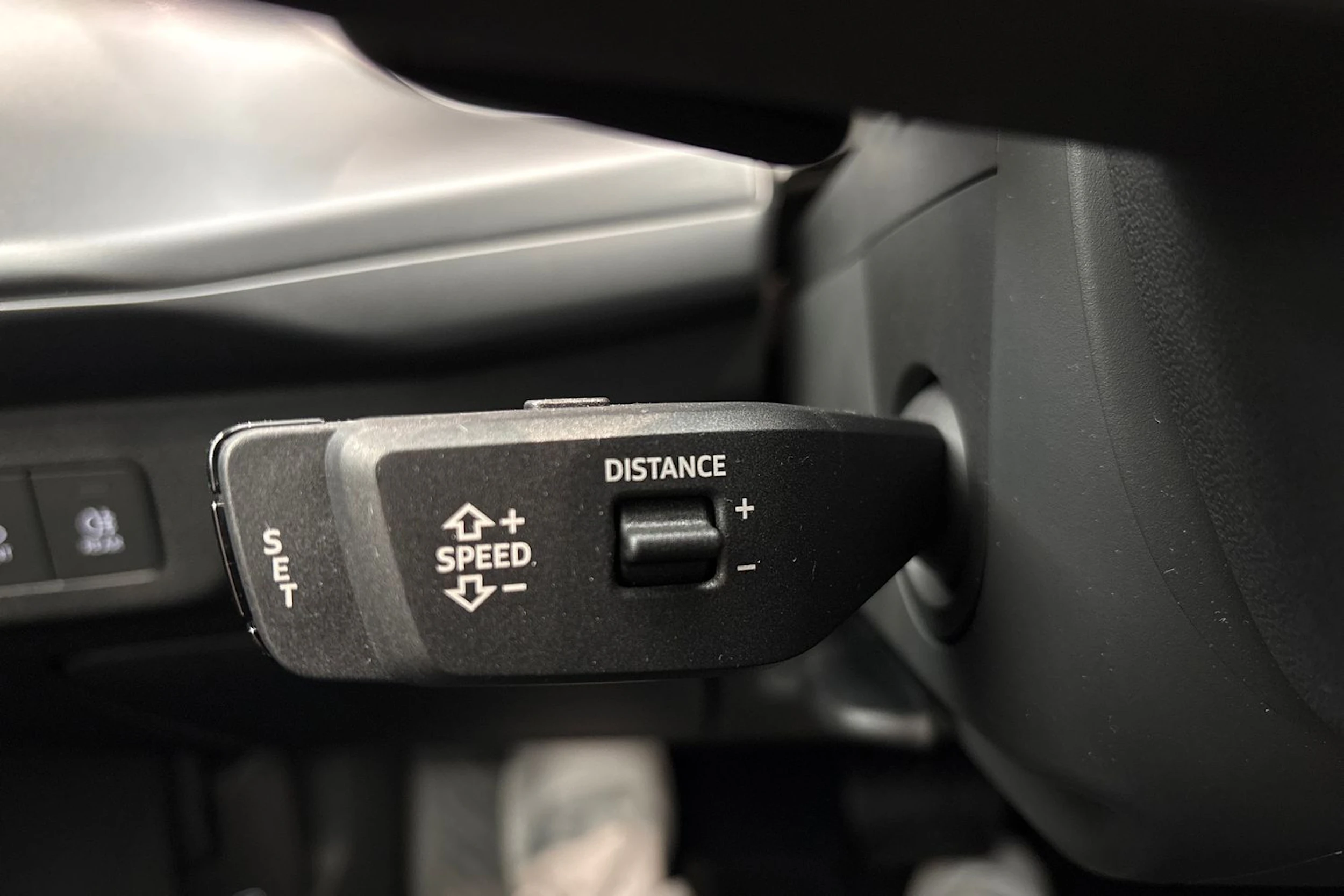 musta Audi Q3 2026 kuva 18.