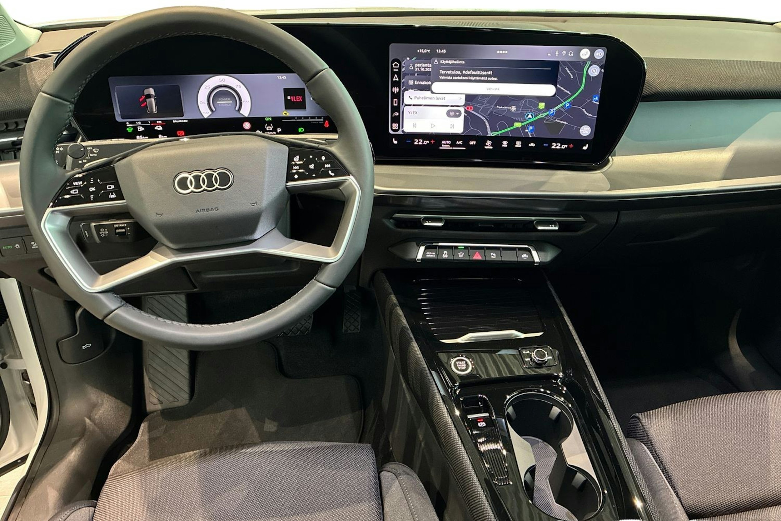 valkoinen Audi Q3 2026 kuva 7.