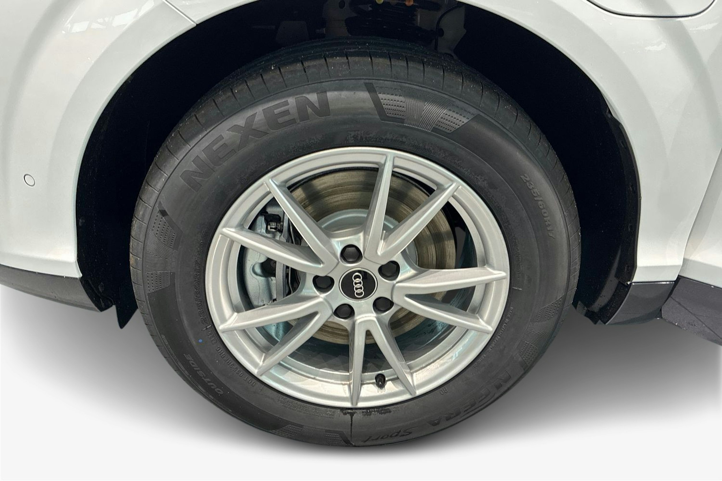 valkoinen Audi Q3 2026 kuva 9.