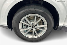 valkoinen Audi Q3 2026 kuva 9.