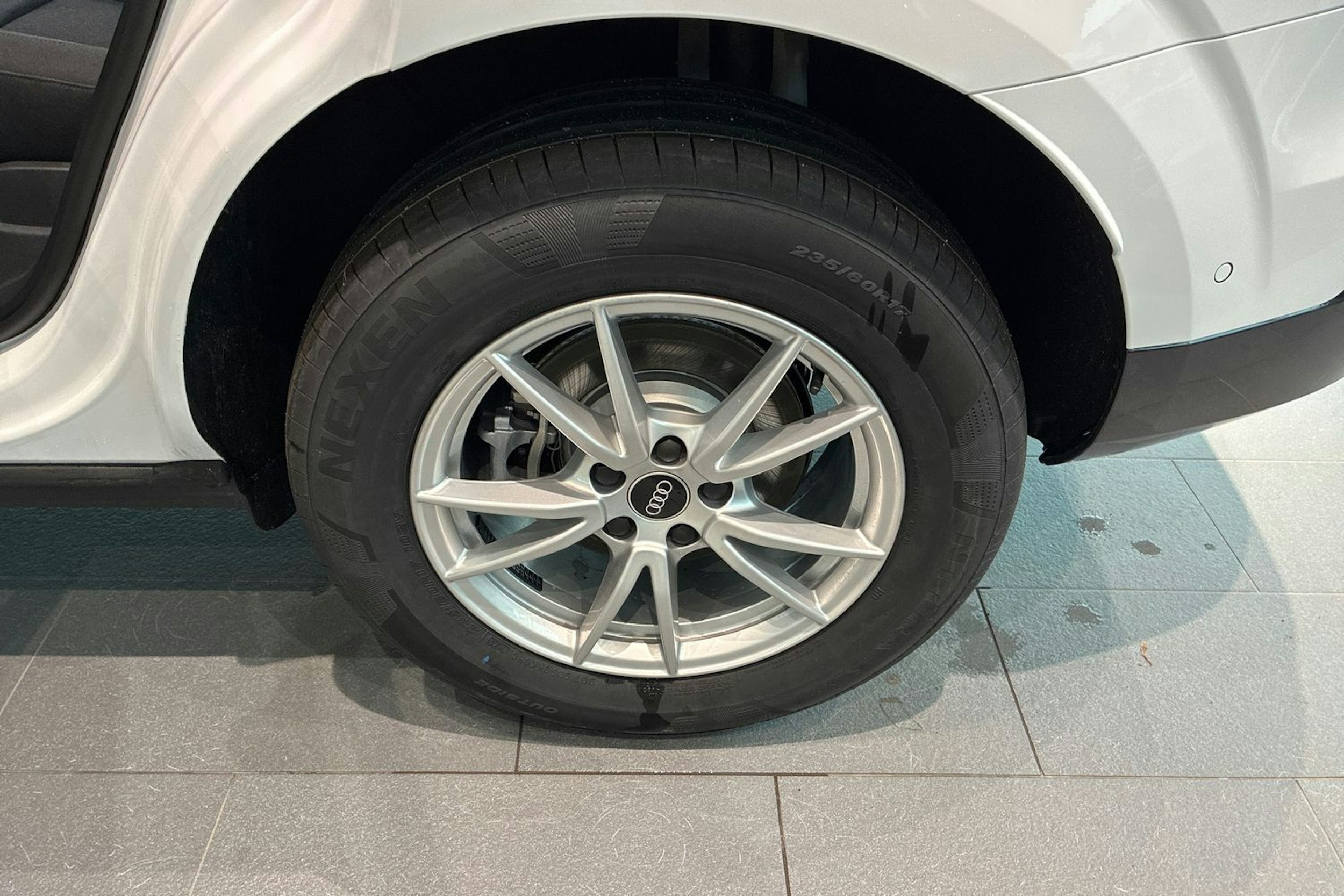 valkoinen Audi Q3 2026 kuva 10.