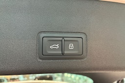 valkoinen Audi Q3 2026 kuva 13.