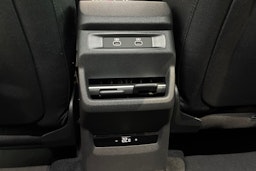 valkoinen Audi Q3 2026 kuva 14.