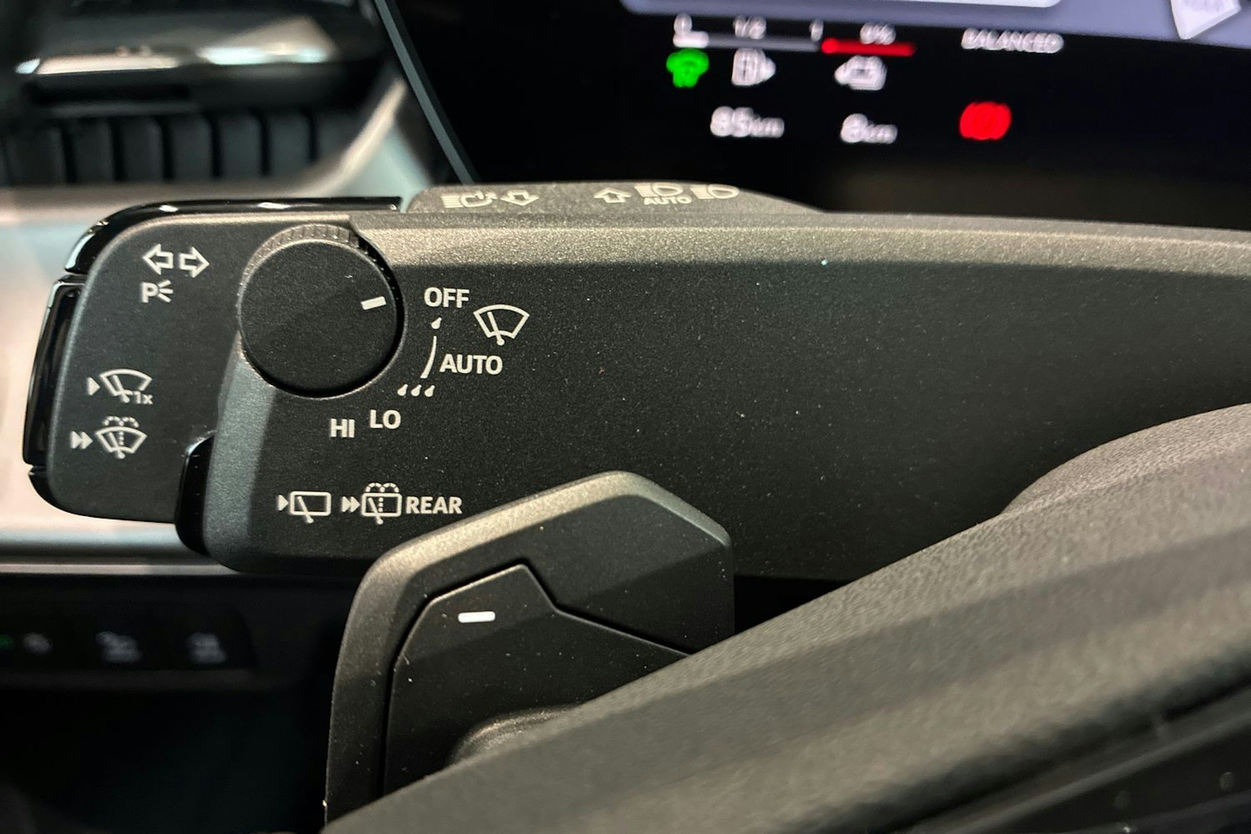 valkoinen Audi Q3 2026 kuva 17.